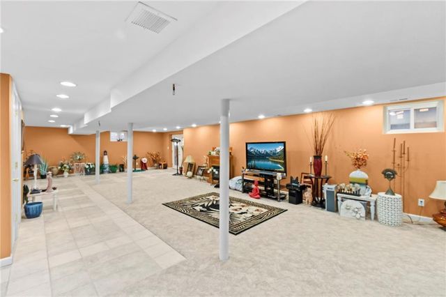 12108 OAK RIDGE Road, Independence, MO 64052