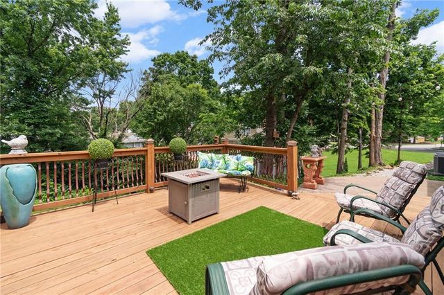 12108 OAK RIDGE Road, Independence, MO 64052