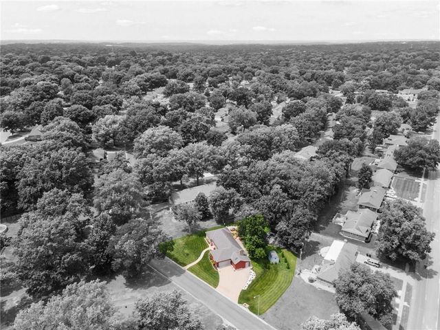 12108 OAK RIDGE Road, Independence, MO 64052