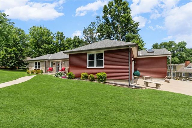12108 OAK RIDGE Road, Independence, MO 64052