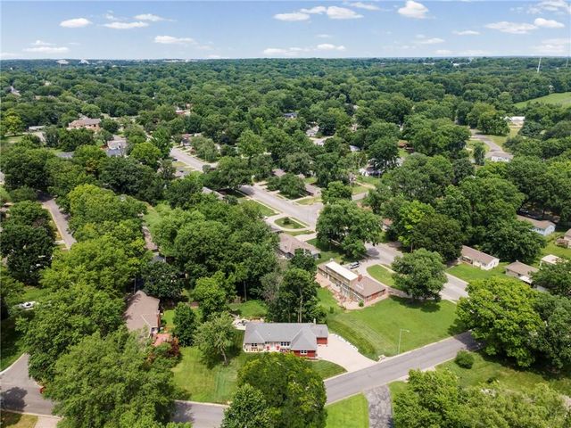 12108 OAK RIDGE Road, Independence, MO 64052