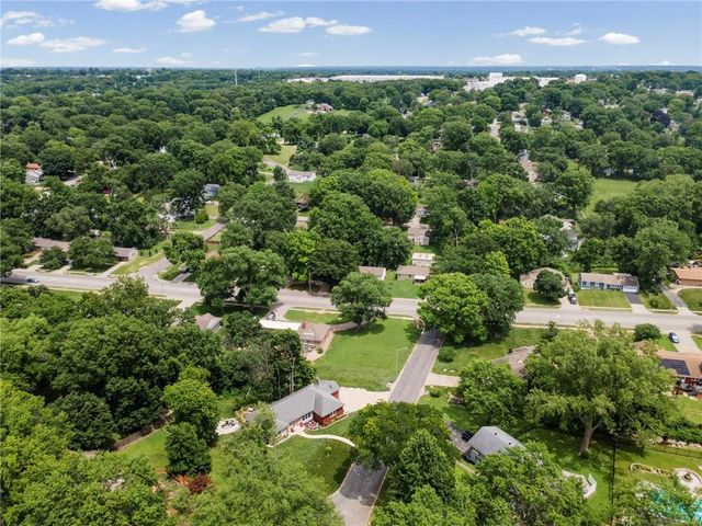 12108 OAK RIDGE Road, Independence, MO 64052