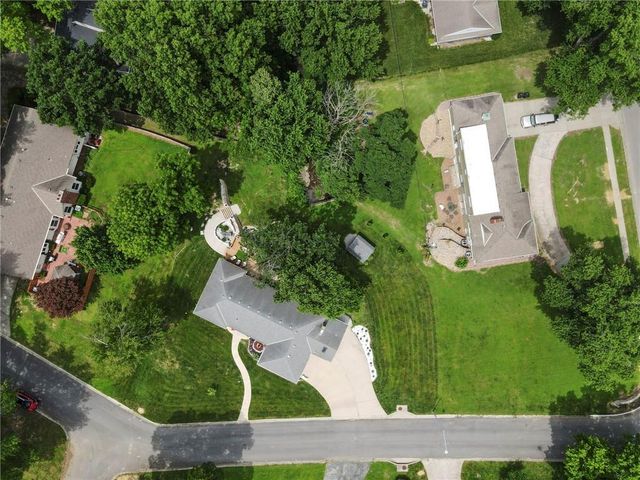 12108 OAK RIDGE Road, Independence, MO 64052