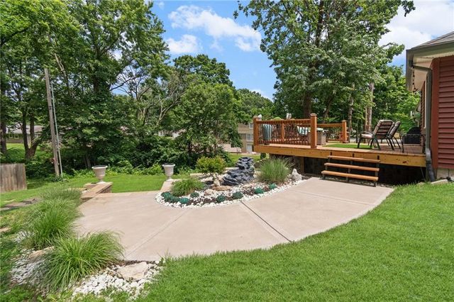12108 OAK RIDGE Road, Independence, MO 64052