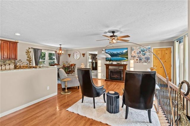 12108 OAK RIDGE Road, Independence, MO 64052