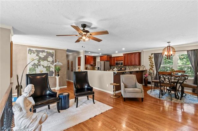 12108 OAK RIDGE Road, Independence, MO 64052