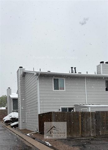 26 Murray Heights Drive, Colorado Springs, CO 80916