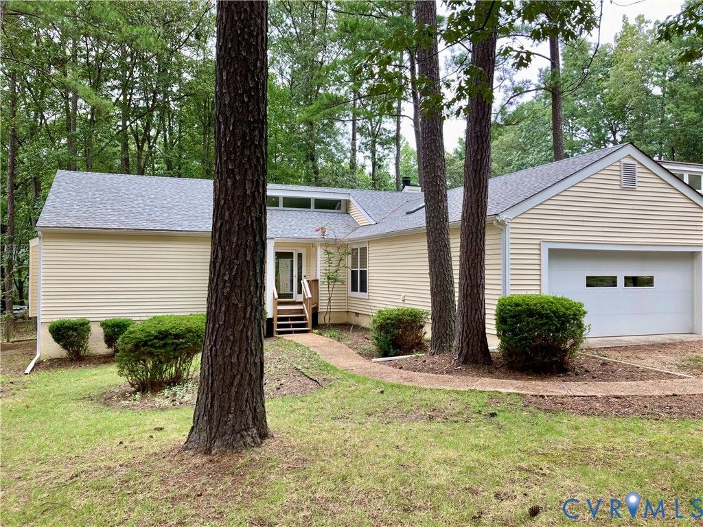 11624 Gordon School Rd, North Chesterfield, VA 23236
