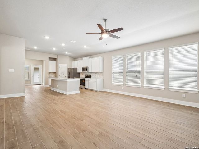 2024 SOUTHERLAND TRL, Marion, TX 78124