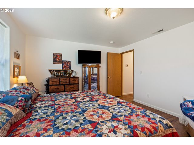 245 Se WILDWOOD Way, Myrtle Creek, OR 97457
