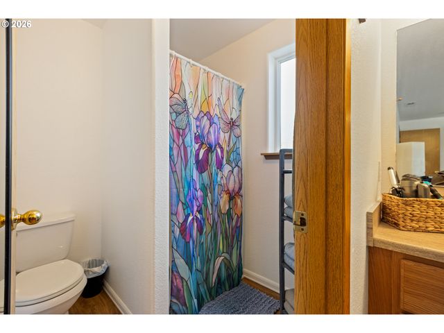 245 Se WILDWOOD Way, Myrtle Creek, OR 97457