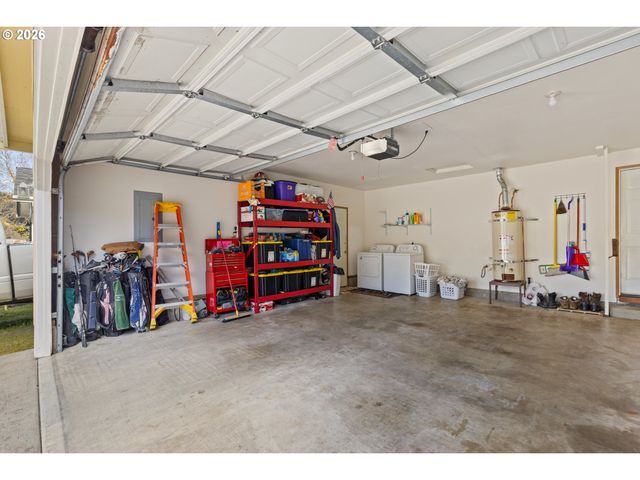 245 Se WILDWOOD Way, Myrtle Creek, OR 97457