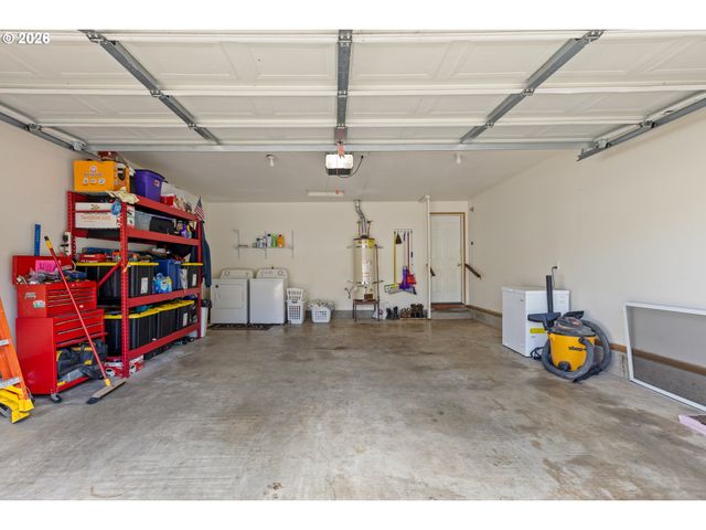 245 Se WILDWOOD Way, Myrtle Creek, OR 97457