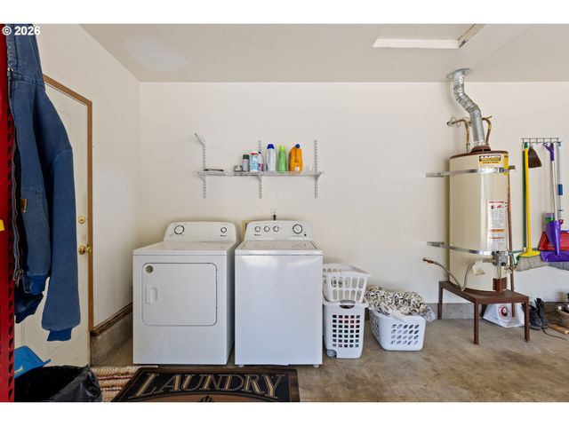 245 Se WILDWOOD Way, Myrtle Creek, OR 97457