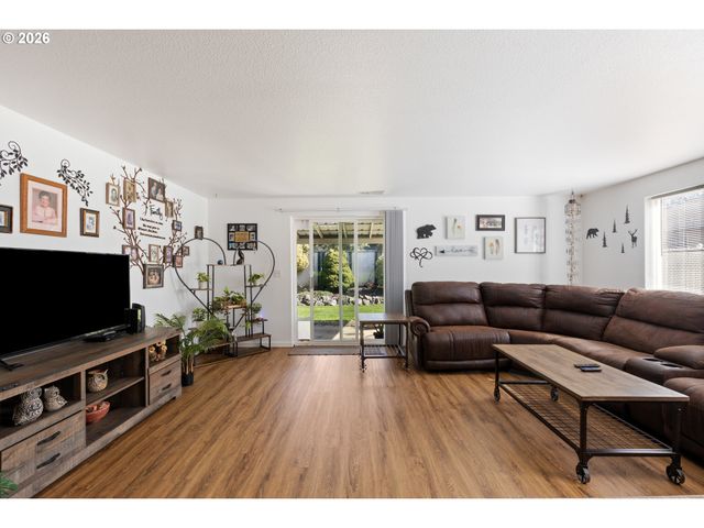 245 Se WILDWOOD Way, Myrtle Creek, OR 97457