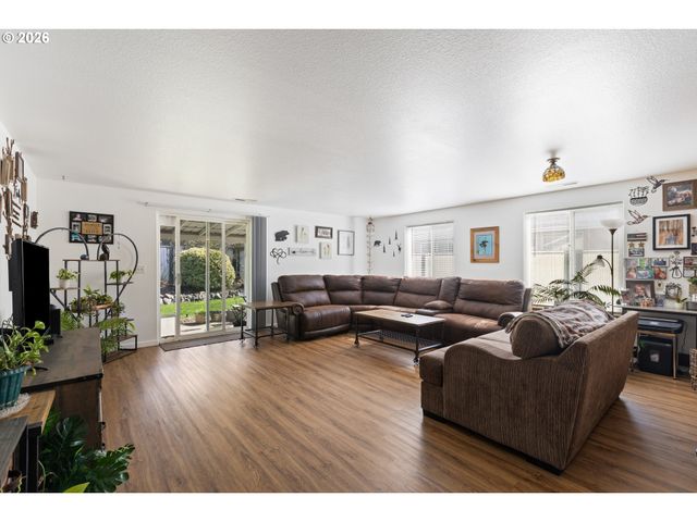 245 Se WILDWOOD Way, Myrtle Creek, OR 97457