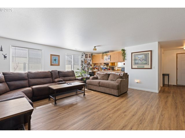 245 Se WILDWOOD Way, Myrtle Creek, OR 97457
