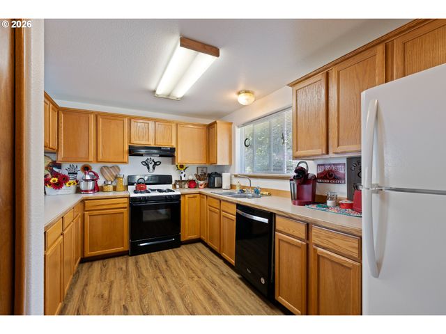 245 Se WILDWOOD Way, Myrtle Creek, OR 97457