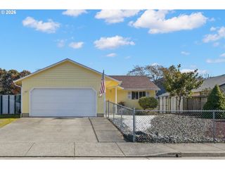 245 Se WILDWOOD Way, Myrtle Creek, OR 97457