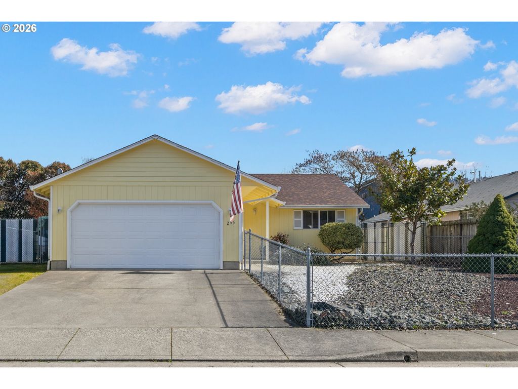 245 Se WILDWOOD Way, Myrtle Creek, OR 97457