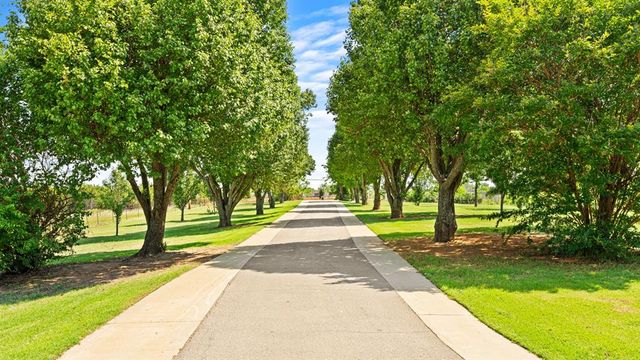 15025 SW 59th Street, Yukon, OK 73099