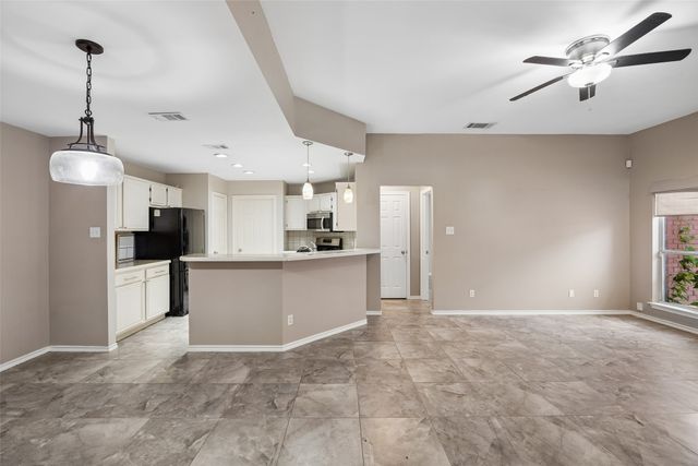 716 Ashbrook Drive, Desoto, TX 75115