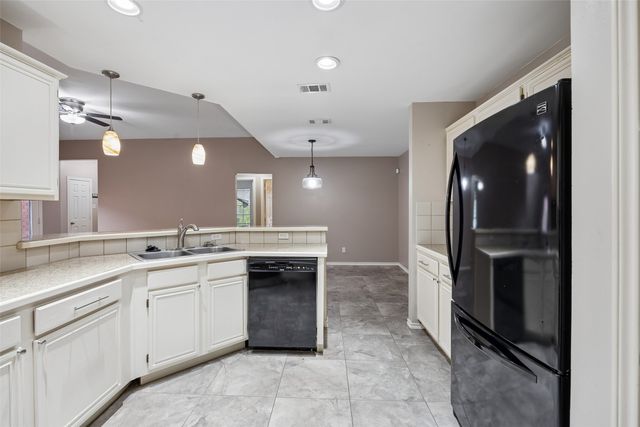 716 Ashbrook Drive, Desoto, TX 75115