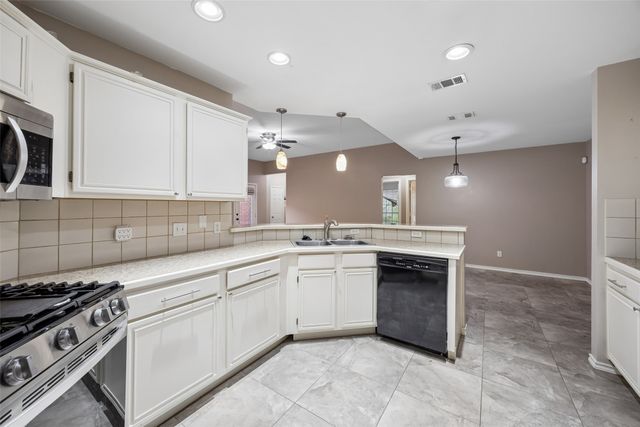 716 Ashbrook Drive, Desoto, TX 75115