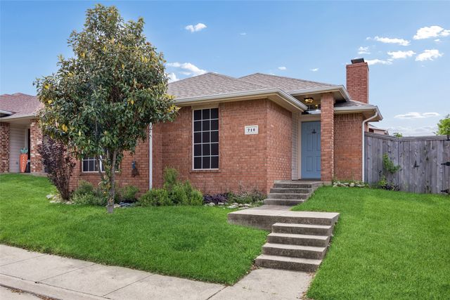 716 Ashbrook Drive, Desoto, TX 75115