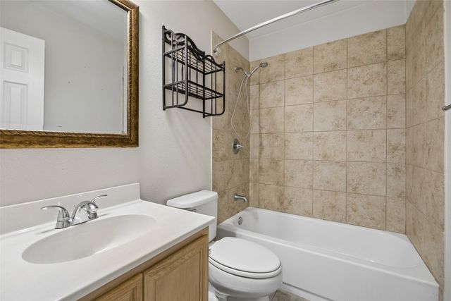 716 Ashbrook Drive, Desoto, TX 75115