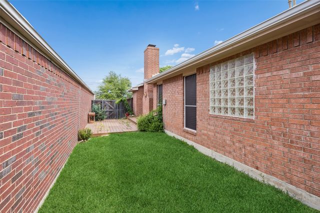 716 Ashbrook Drive, Desoto, TX 75115