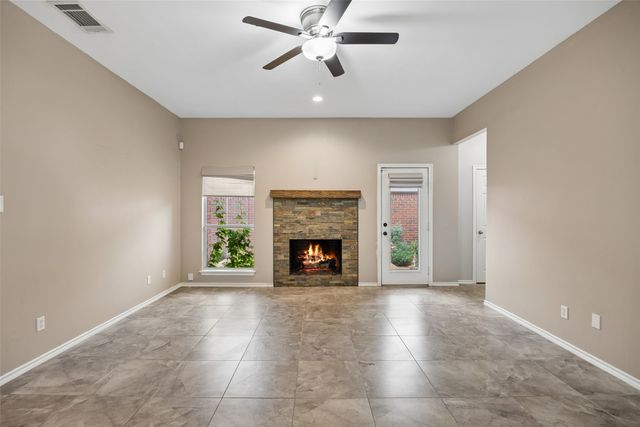 716 Ashbrook Drive, Desoto, TX 75115