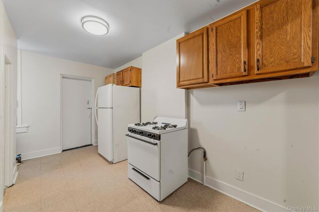 158 Willow Street 4B, Yonkers, NY 10701