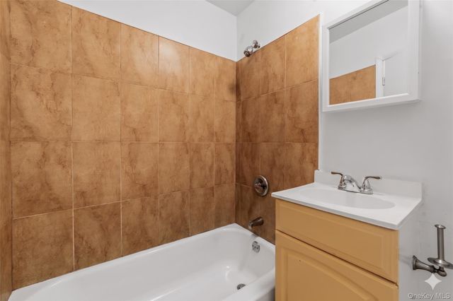 158 Willow Street 4B, Yonkers, NY 10701