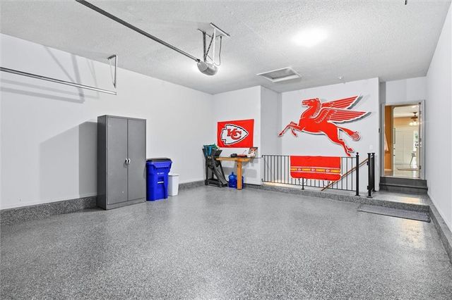 18299 W 155th Terrace, Olathe, KS 66062