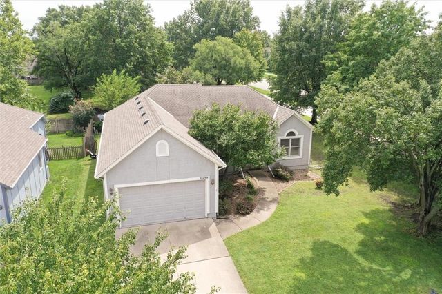 18299 W 155th Terrace, Olathe, KS 66062
