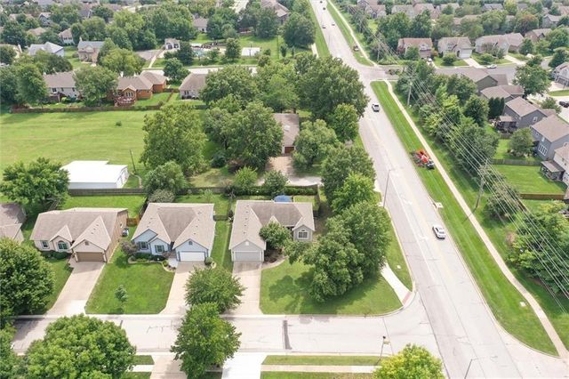 18299 W 155th Terrace, Olathe, KS 66062
