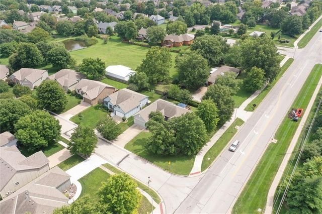 18299 W 155th Terrace, Olathe, KS 66062