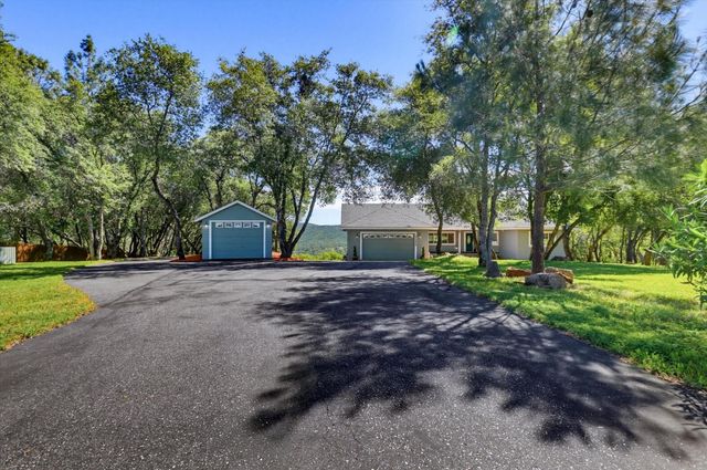 14485 Burlington Pkwy, Penn Valley, CA 95946