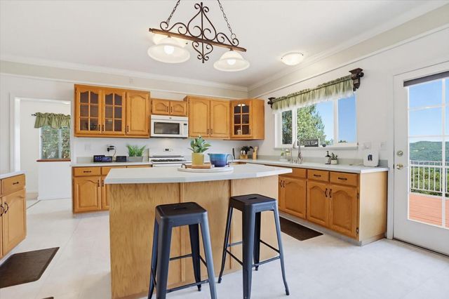 14485 Burlington Pkwy, Penn Valley, CA 95946
