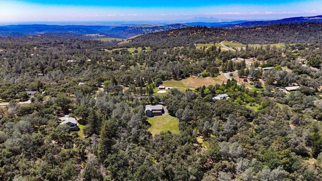 14485 Burlington Pkwy, Penn Valley, CA 95946