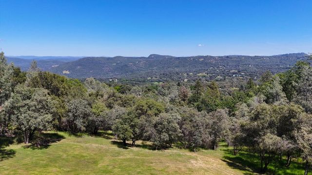 14485 Burlington Pkwy, Penn Valley, CA 95946