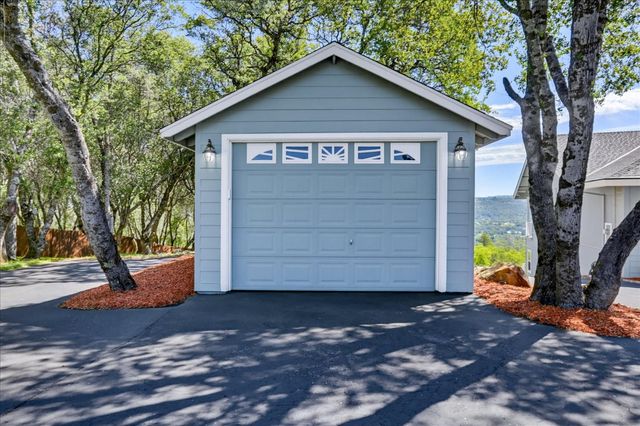 14485 Burlington Pkwy, Penn Valley, CA 95946