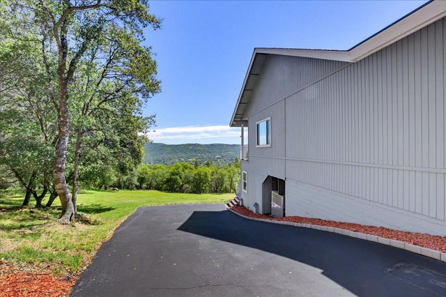 14485 Burlington Pkwy, Penn Valley, CA 95946
