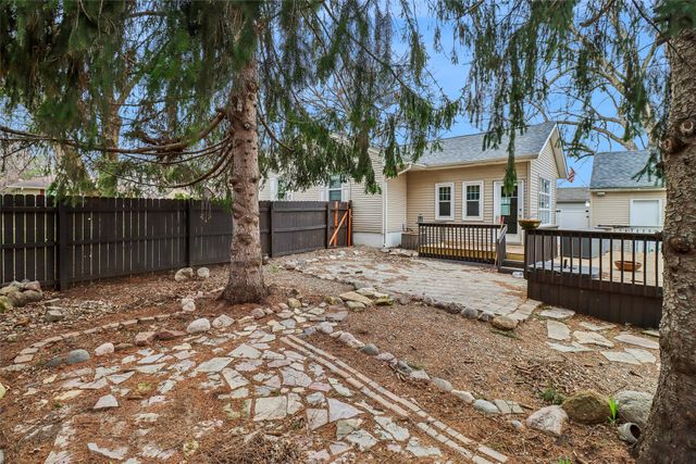 3901 Bowdoin Street, Des Moines, IA 50313