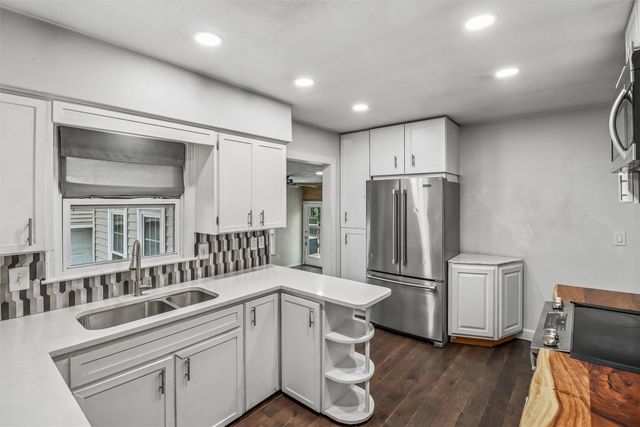 3901 Bowdoin Street, Des Moines, IA 50313