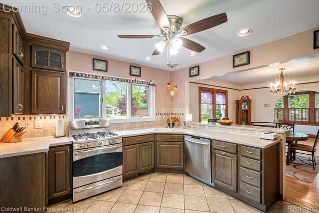 917 Simpson Street, Plymouth, MI 48170