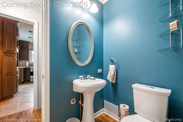 917 Simpson Street, Plymouth, MI 48170