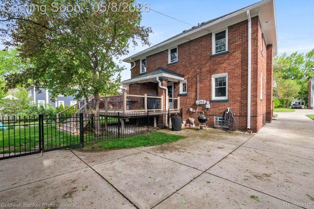 917 Simpson Street, Plymouth, MI 48170
