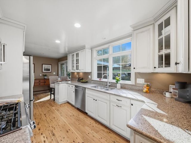 5971 Cherryview Ln, Bethel Park, PA 15102